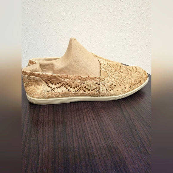 Mix & Company slip on mesh flats, Size 8 - Picture 3 of 3